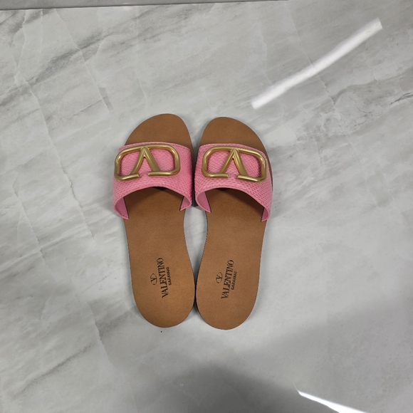 Valentino VLogo Pink Slide Sandals - Picture 6 of 10